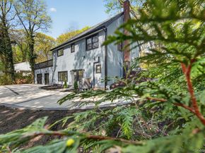 33 Tuscarora Drive, Centerport NY 11721