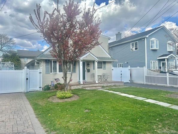 19 Tameling Avenue, Babylon NY 11702