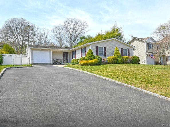 186 11th Avenue, Holtsville NY 11742