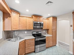 1091 Gardiner Drive, Bay Shore NY 11706