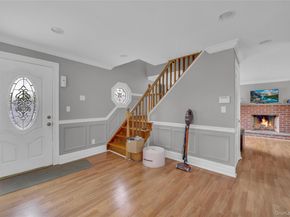 11 Hollo Drive, Holbrook NY 11741