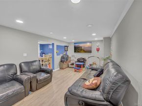 11 Hollo Drive, Holbrook NY 11741