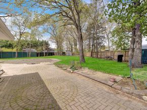 11 Hollo Drive, Holbrook NY 11741