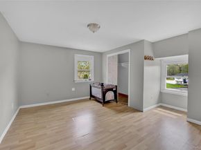 11 Hollo Drive, Holbrook NY 11741