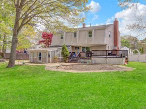 11 Hollo Drive, Holbrook NY 11741