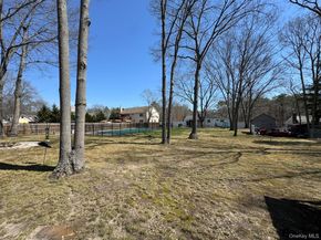 60 Syracuse Avenue, Medford NY 11763