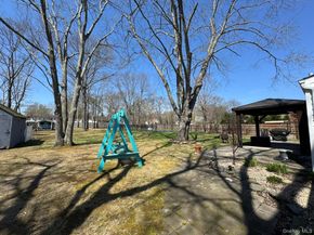 60 Syracuse Avenue, Medford NY 11763