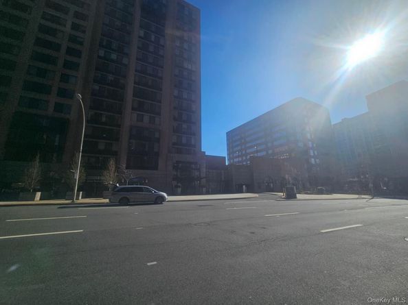 4 Martine Avenue 1501, White Plains NY 10606