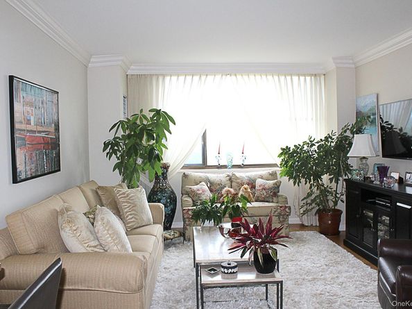 27010 Grand Central Parkway 28M, Floral Park NY 11005