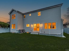 12 Patience Lane, Westbury NY 11590