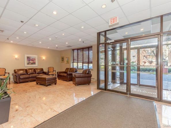 1374 Midland Avenue PH8, Bronxville NY 10708