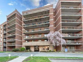 1374 Midland Avenue PH8, Bronxville NY 10708