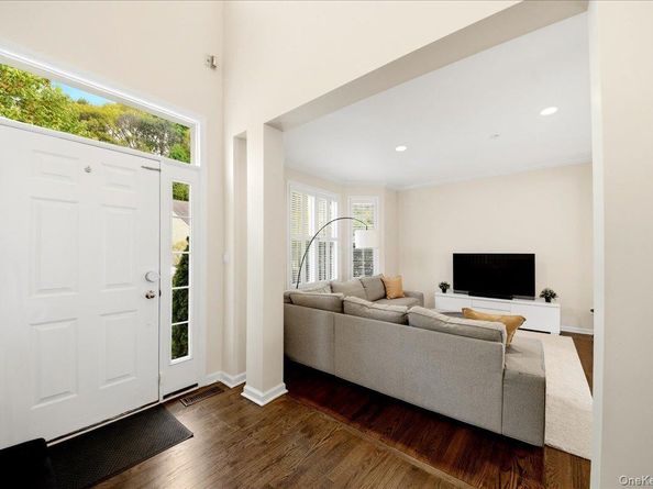 38 Ovation Court, White Plains NY 10603