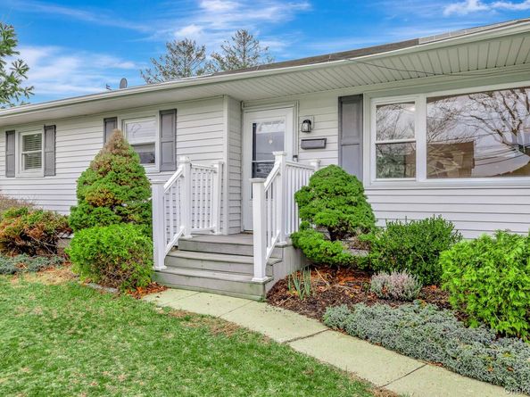 5 Richlee Street, Blue Point NY 11715
