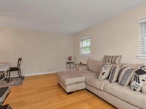 396 Merrick Road 1A, Rockville Centre NY 11570