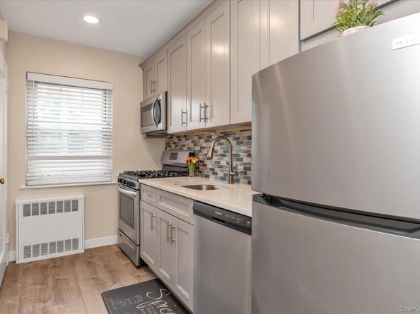 396 Merrick Road 1A, Rockville Centre NY 11570