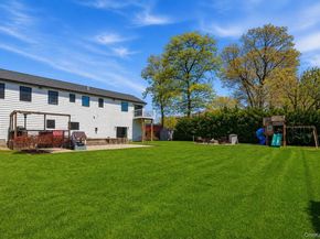 18 Pond Road, Holbrook NY 11741