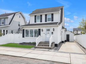14 Laurel Road, Lindenhurst NY 11757