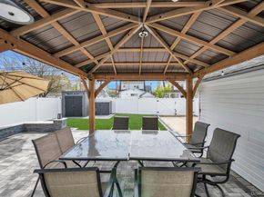 14 Laurel Road, Lindenhurst NY 11757
