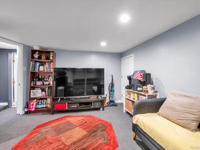 14 Laurel Road, Lindenhurst NY 11757