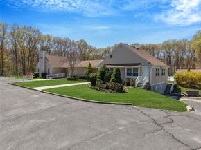9 Penn Commons, Yaphank NY 11980