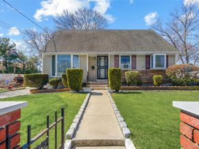 5 S Ronald Drive S, Amityville NY 11701