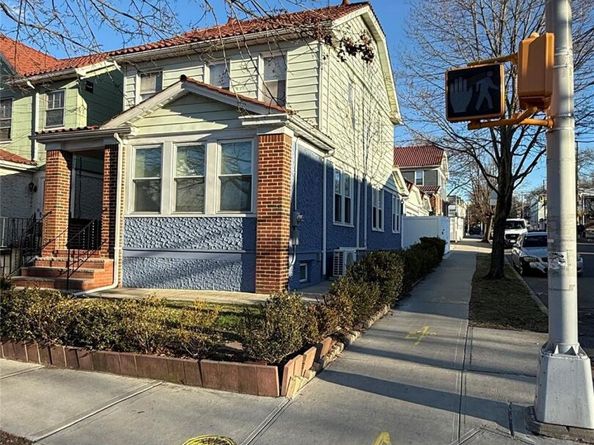8802 79th Avenue, Glendale NY 11385