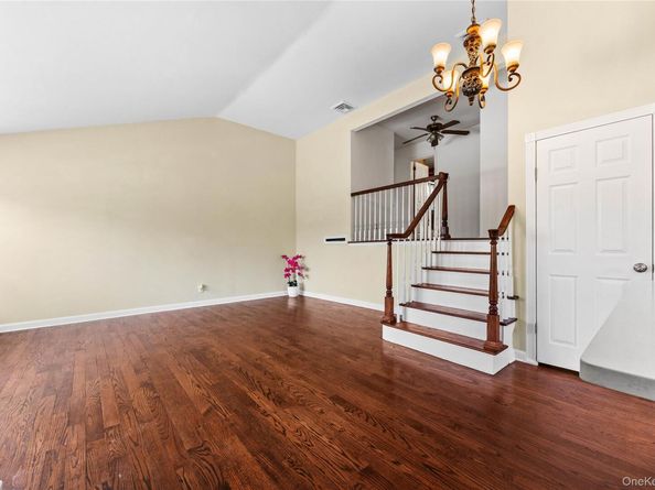 44 Bruce Lane, Westbury NY 11590