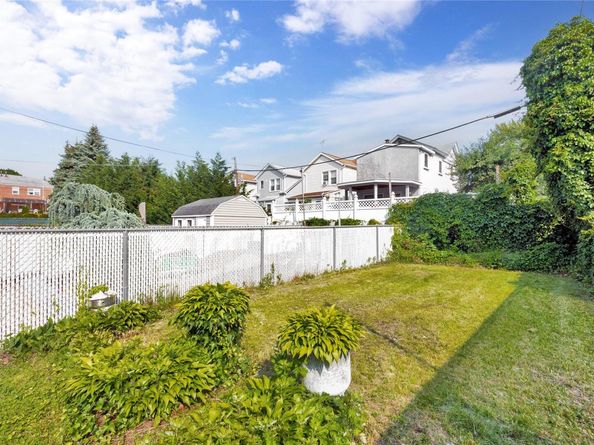 69-14 61 Road, Middle Village NY 11379