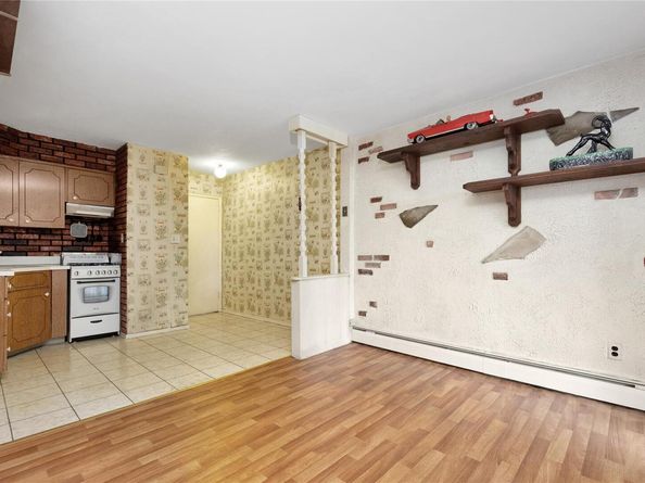 69-14 61 Road, Middle Village NY 11379
