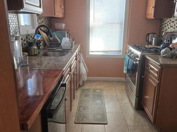 35 Elmwood Street, Valley Stream NY 11581