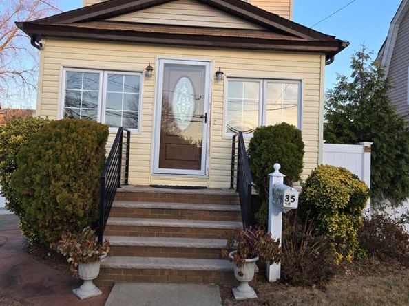 35 Elmwood Street, Valley Stream NY 11581