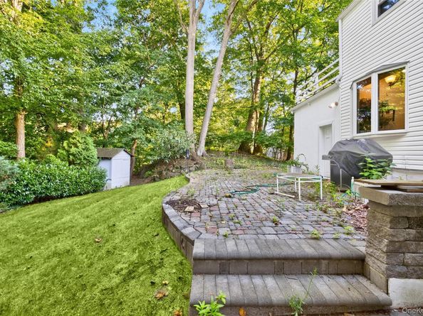 8 Beechwood Road, Hartsdale NY 10530