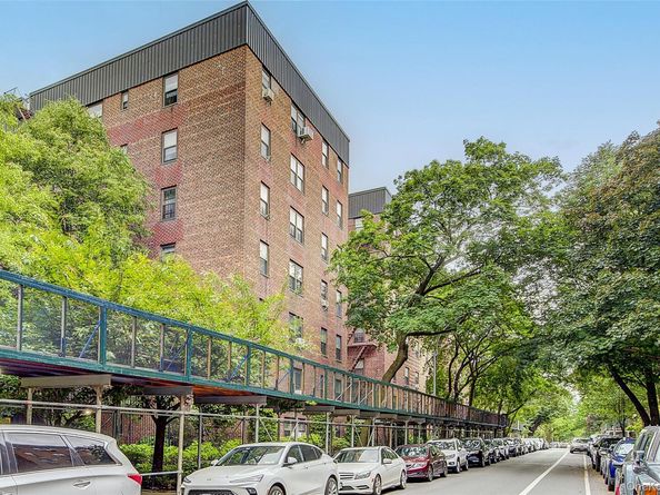 32-43 91 Street 504, East Elmhurst NY 11369