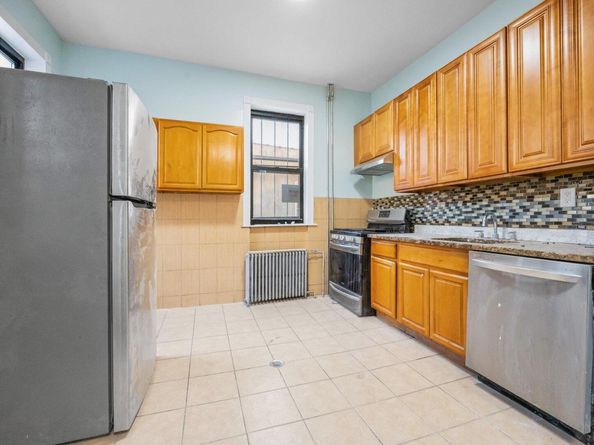 6050 71st Avenue, Ridgewood NY 11385