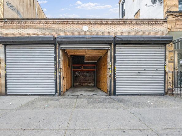 6050 71st Avenue, Ridgewood NY 11385