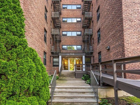 75-15 210 Street 2E, Bayside NY 11364