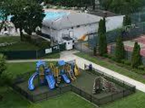 75-15 210 Street 2E, Bayside NY 11364