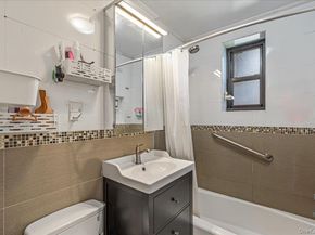 75-15 210 Street 2E, Bayside NY 11364