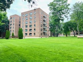75-15 210 Street 2E, Bayside NY 11364