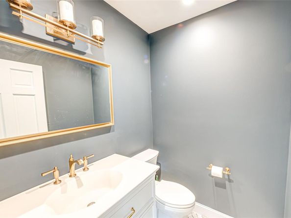 714 Montauk, West Islip NY 11795