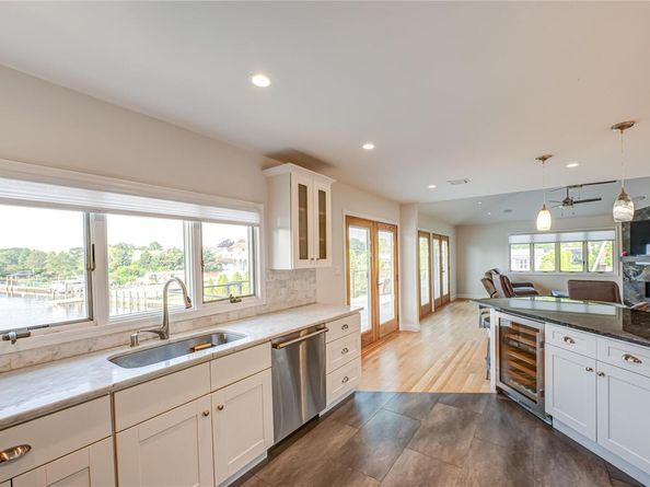 714 Montauk, West Islip NY 11795