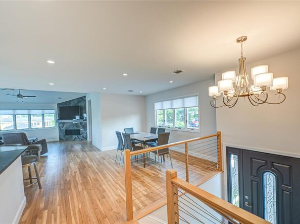 714 Montauk, West Islip NY 11795