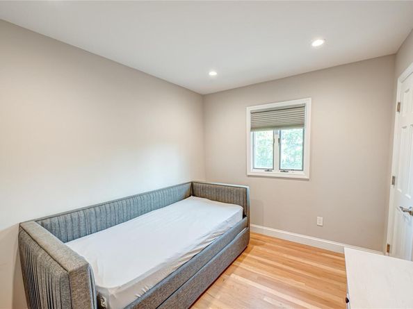 714 Montauk, West Islip NY 11795