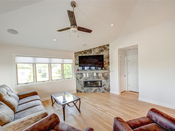 714 Montauk, West Islip NY 11795