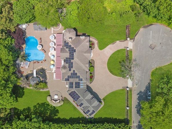 135 Millet Street N, Dix Hills NY 11746