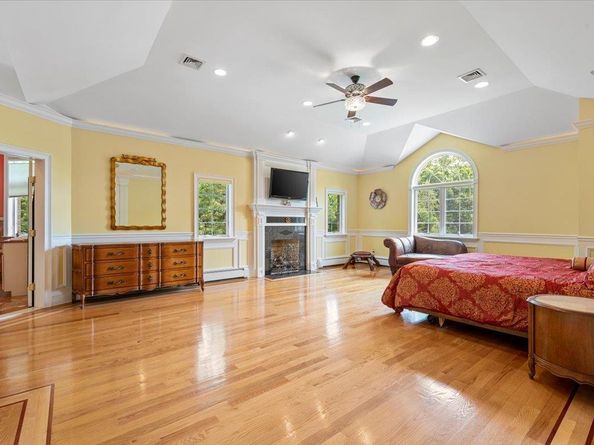 135 Millet Street N, Dix Hills NY 11746