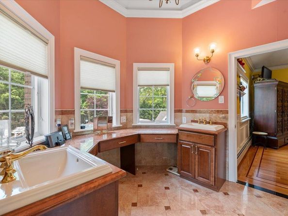 135 Millet Street N, Dix Hills NY 11746