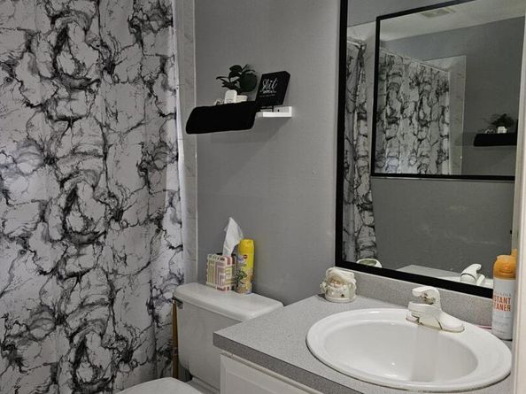 943 Macarthur Street, Bohemia NY 11716