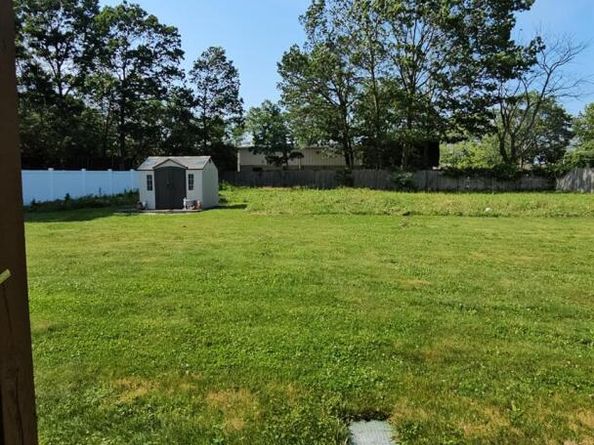 943 Macarthur Street, Bohemia NY 11716